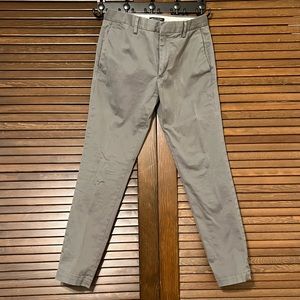 Banana Republic Fulton Rapid Movement Chinos 31x32